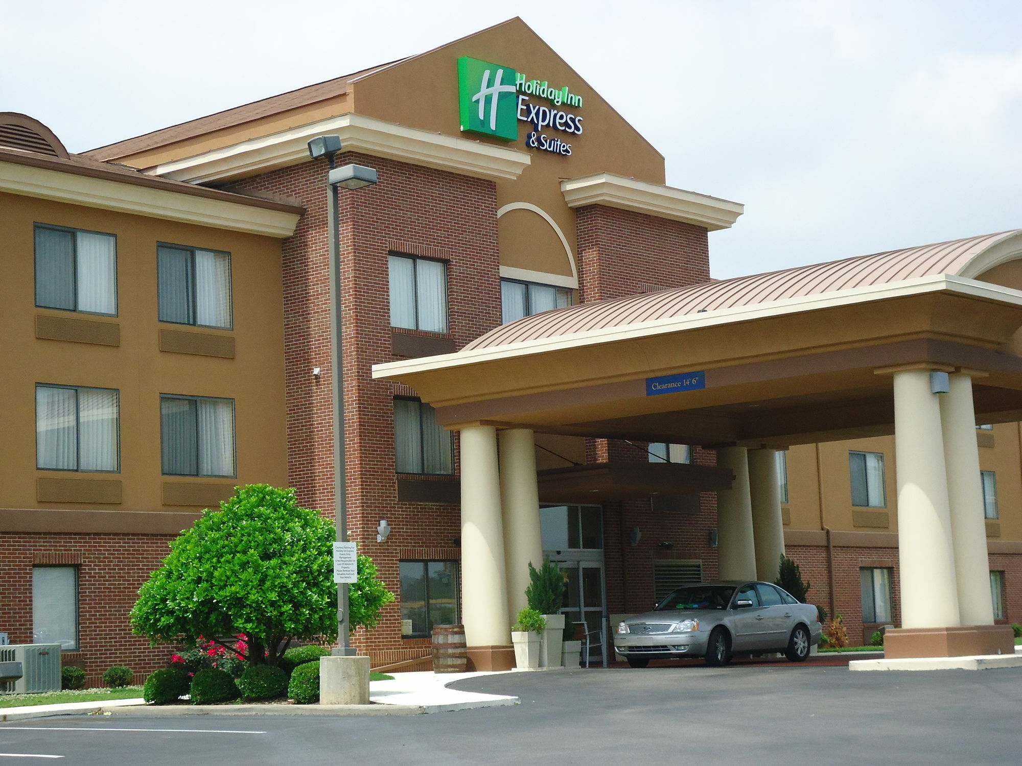 Holiday Inn Express Hotel & Suites Anniston/Oxford By Ihg Buitenkant foto